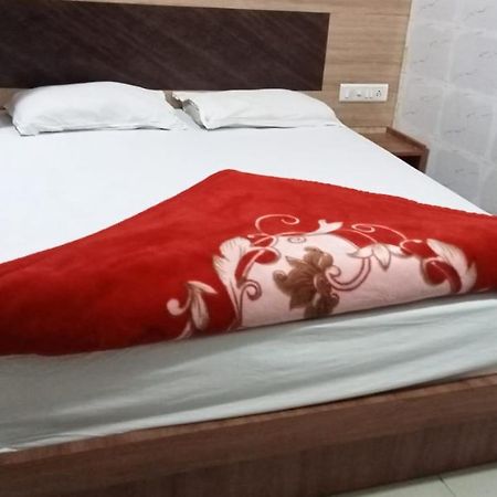 Hotel Shree Krishna Ahmadábád Kültér fotó